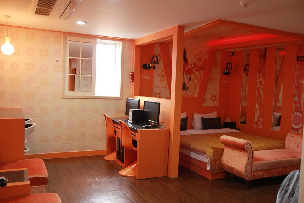 Time Motel Gyeongju Esterno foto
